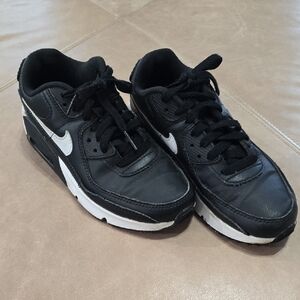 Nike Airmax Black and White Sneakers